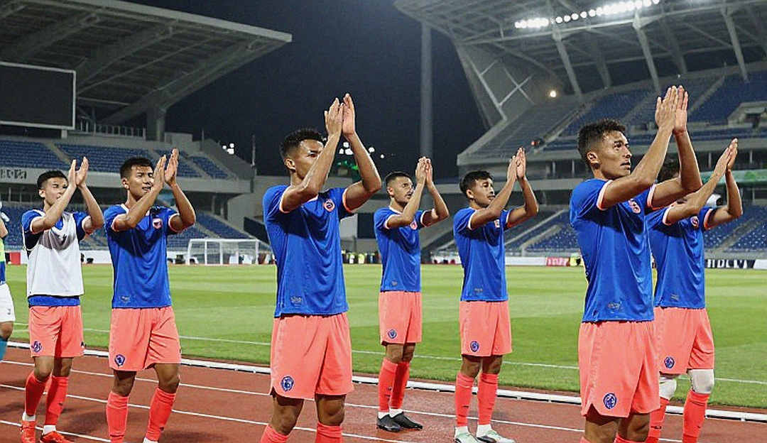 Bên trong kỳ chuyển nhượng V-League: Những bản hợp đồng không hét lên Bên trong kỳ chuyển nhượng V-League: Những bản hợp đồng không hét lên