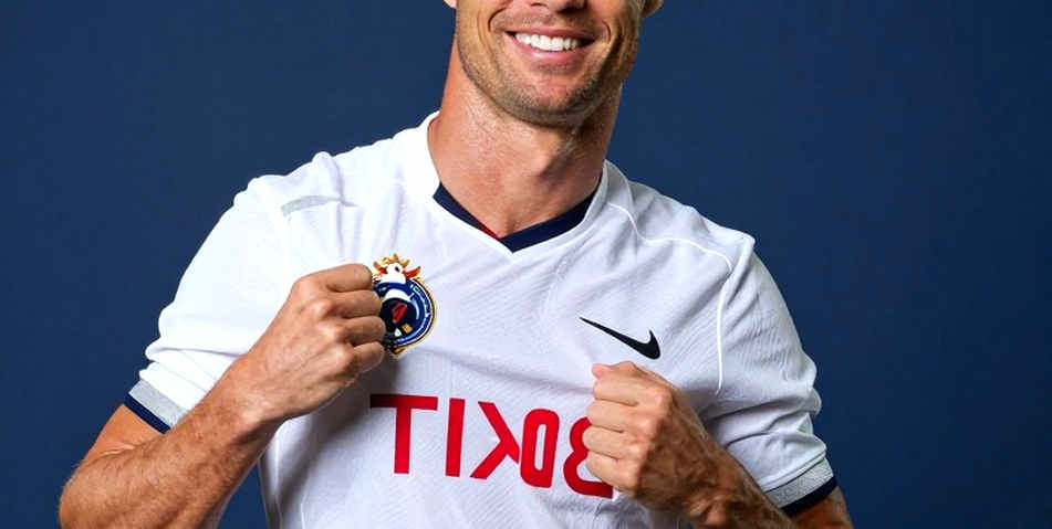 Ronaldo, chiếc khăn quàng và bản hợp đồng ngoại giao: Ả Rập Saudi đang thực sự mua thứ gì?