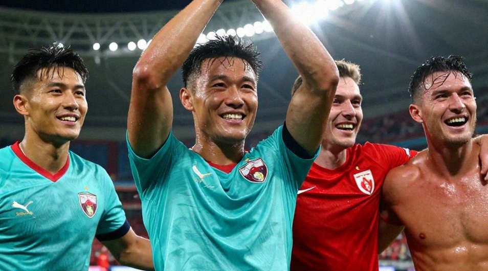 “Trọng tài có quyết định khó tin”: Jong FC Utrecht bất lực trong trận hòa 0-0 trước FC Eindhoven
