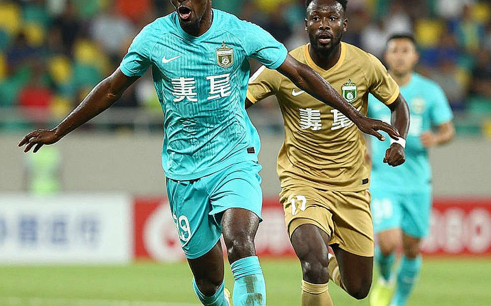Giménez bỏ lỡ cơ hội mười mươi ở Clásico Concacaf: Khi hàng công Mexico chỉ có một mũi nhọn