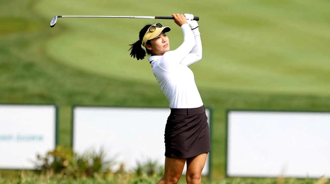 Lawrence nửa chặng đường dẫn đầu Omega European Masters: Hành trình săn kỷ lục của Seve và lời cảnh báo từ vòng 62 của Elvira Lawrence nửa chặng đường dẫn đầu Omega European Masters: Hành trình săn kỷ lục của Seve và lời cảnh báo từ vòng 62 của Elvira