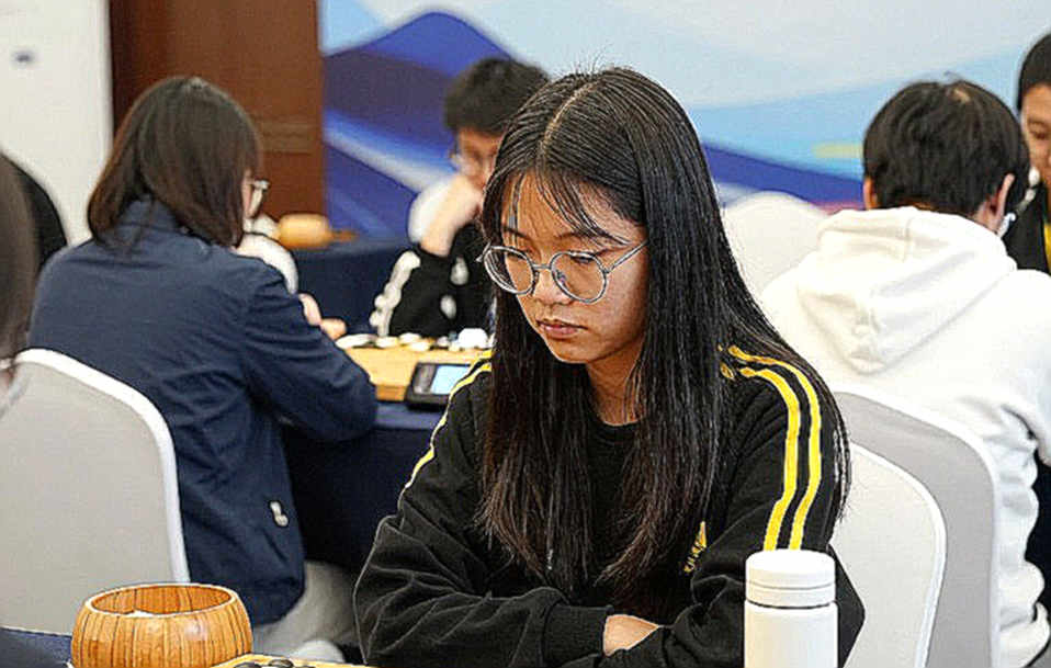 Scotch Opening: Kasparov hồi sinh khai cuộc bị lãng quên và bài toán cho người cầm quân đen